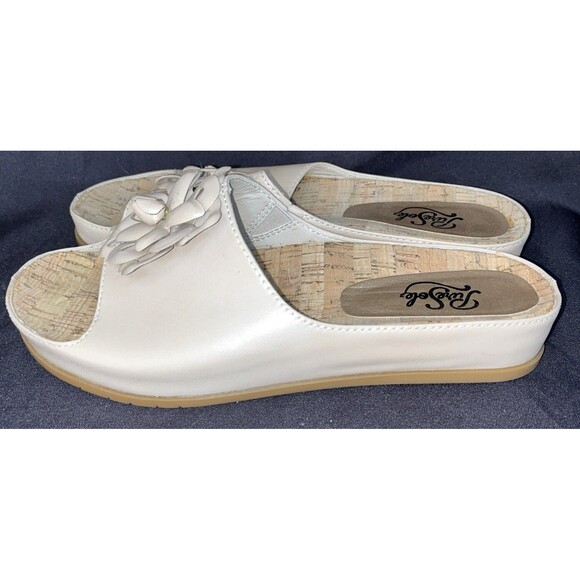 Pure Sole Sandals beige leather with flower accent on the top Women Sz 8 - Picture 3 of 14